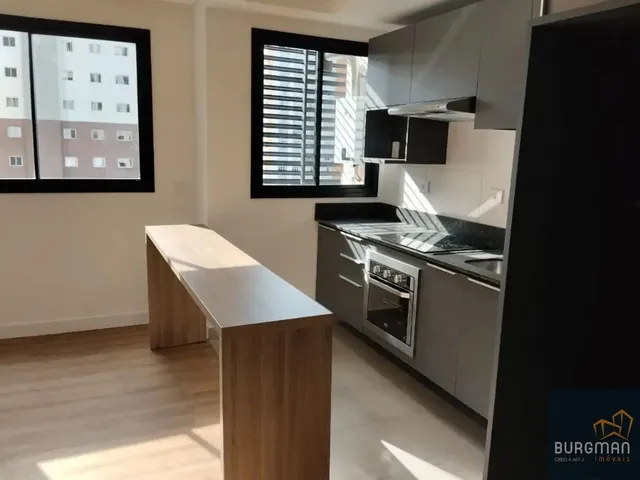 Apartamento 1 quarto e 1 banheiro, para alugar, no bairro Centro em Curitiba