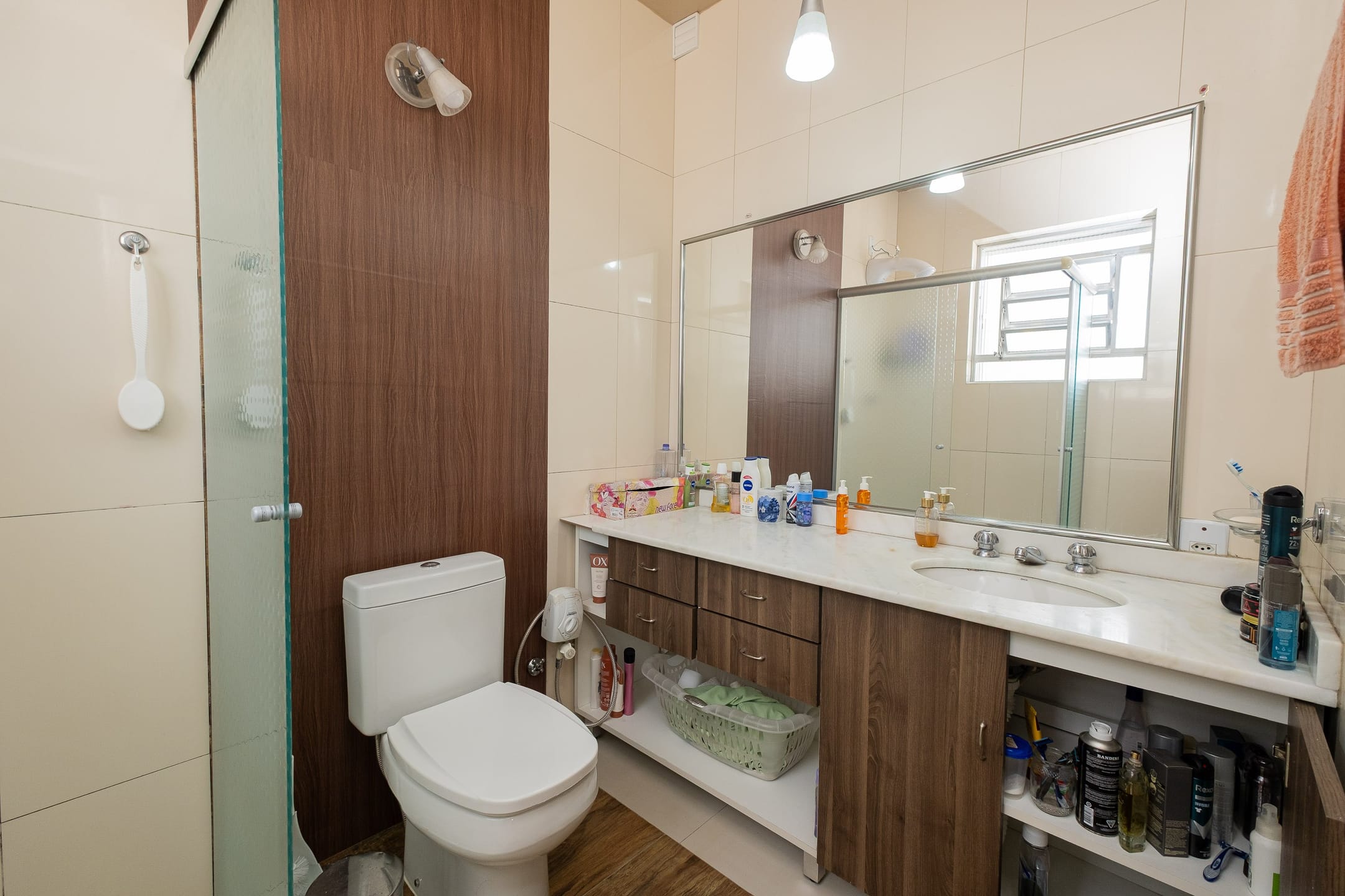Apartamento à venda no centro de Pelotas - 107 m², 3 quartos (sendo 1 suíte), sacada, churrasqueira e vaga coberta. - 11