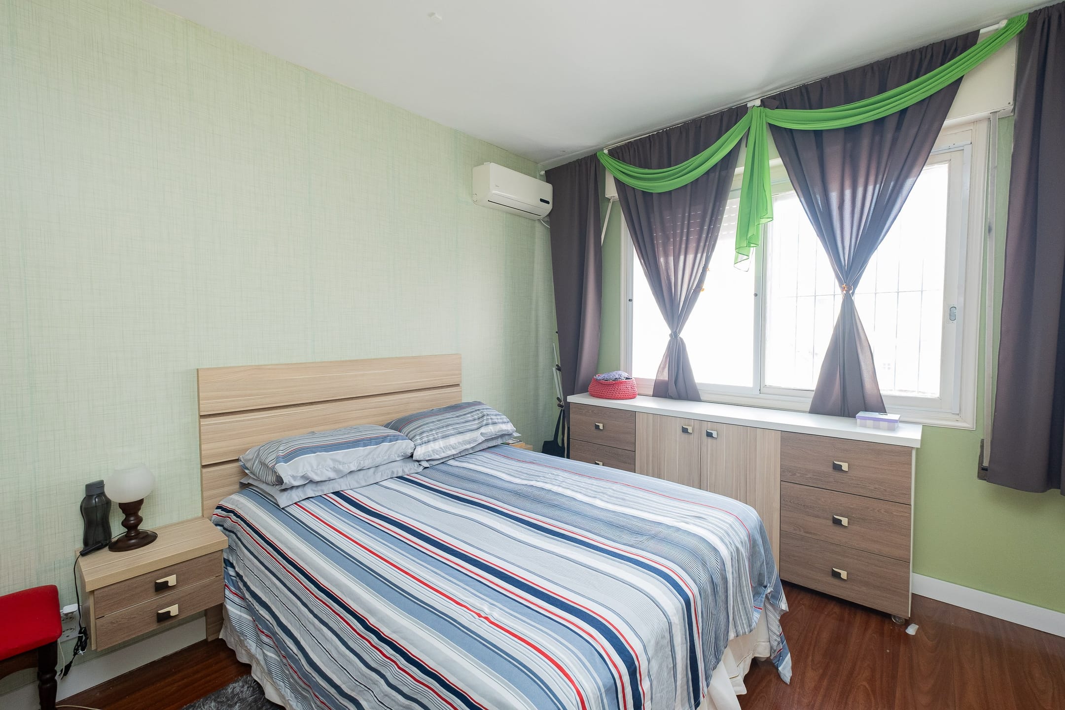 Apartamento à venda no centro de Pelotas - 107 m², 3 quartos (sendo 1 suíte), sacada, churrasqueira e vaga coberta. - 9
