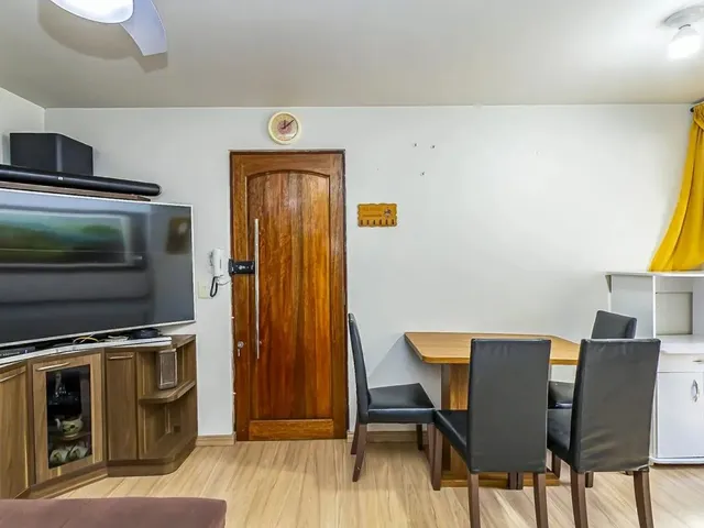 Apartamento 2 quartos e 1 banheiro, à venda, no bairro Campo Comprido em Curitiba