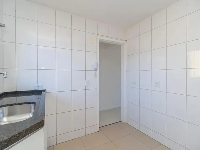 Apartamento 2 quartos e 1 banheiro, para alugar, no bairro Campo Comprido em Curitiba