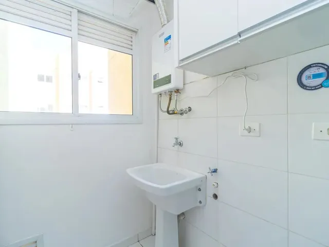 Apartamento 2 quartos e 2 banheiros, para alugar, no bairro Campo Comprido em Curitiba