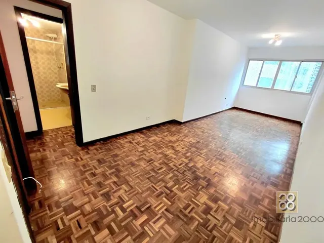 Apartamento 3 quartos e 1 banheiro, para alugar, no bairro Água Verde em Curitiba
