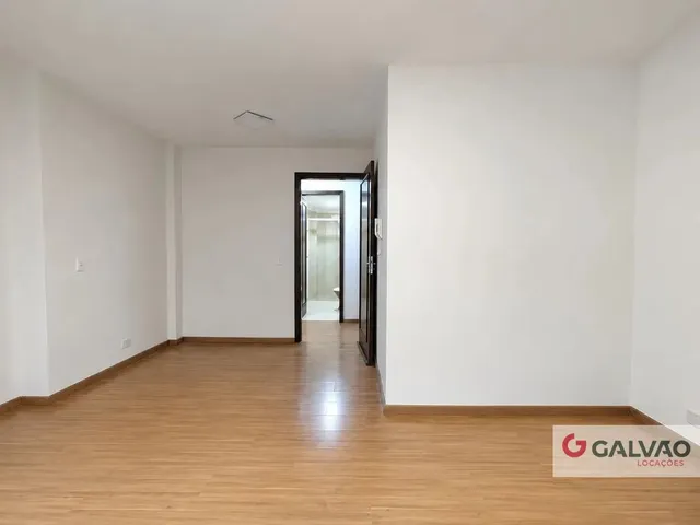 Apartamento 3 quartos e 1 banheiro, para alugar, no bairro São Francisco em Curitiba