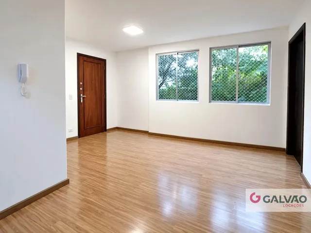 Apartamento 3 quartos e 1 banheiro, para alugar, no bairro São Francisco em Curitiba