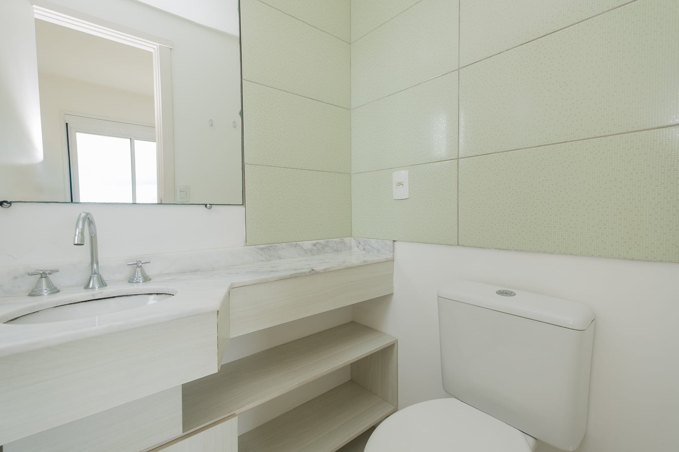 Apartamento à venda no JK Parque Clube, Areal - 74 m², 3 quartos (sendo 1 suíte), cozinha com armários e face leste. - 12