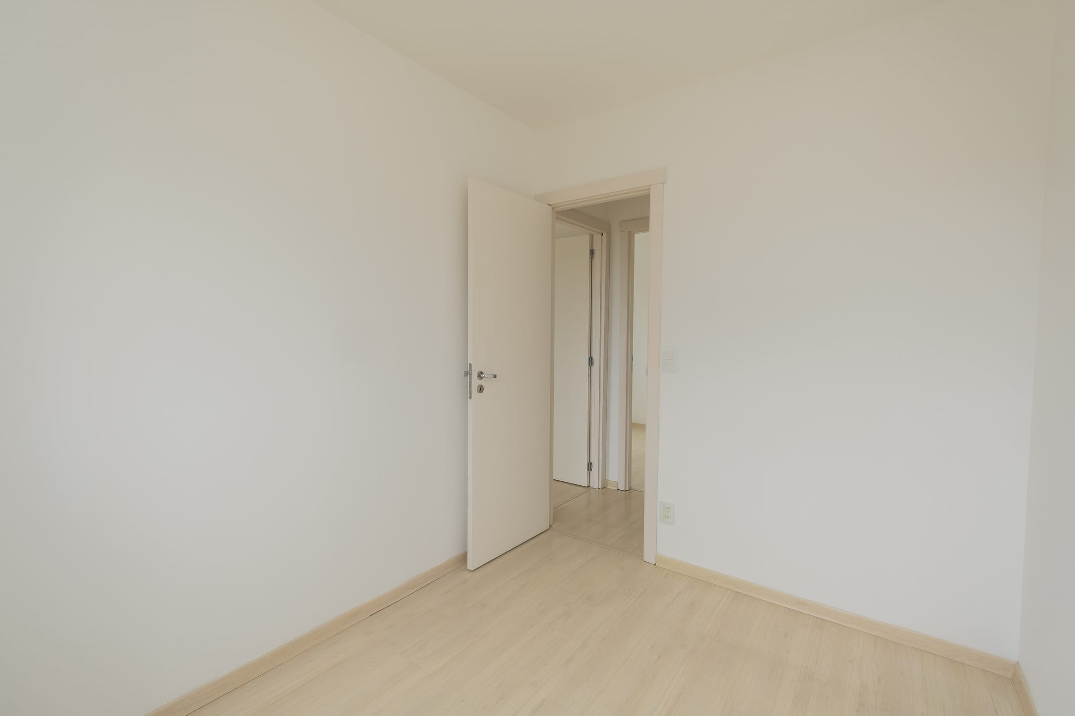 Apartamento à venda no JK Parque Clube, Areal - 74 m², 3 quartos (sendo 1 suíte), cozinha com armários e face leste. - 7
