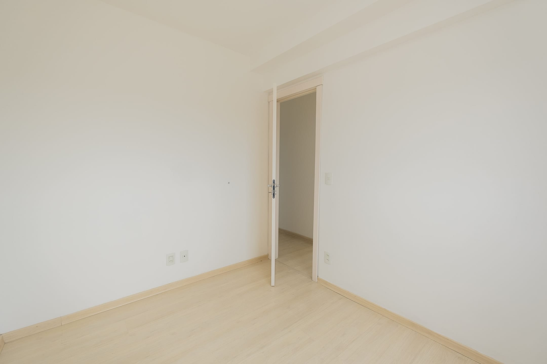 Apartamento à venda no JK Parque Clube, Areal - 74 m², 3 quartos (sendo 1 suíte), cozinha com armários e face leste. - 9