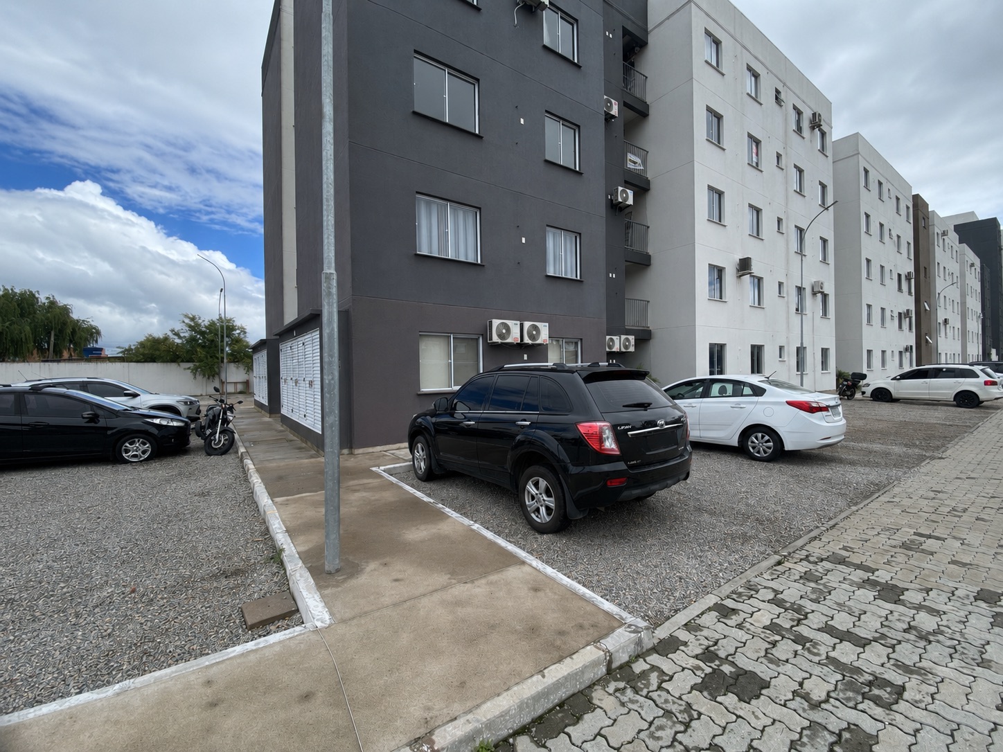 Apartamento à venda no Connect JK, Centro - 50 m², 2 quartos (sendo 1 suíte), piso laminado e sacada com churrasqueira. - 17