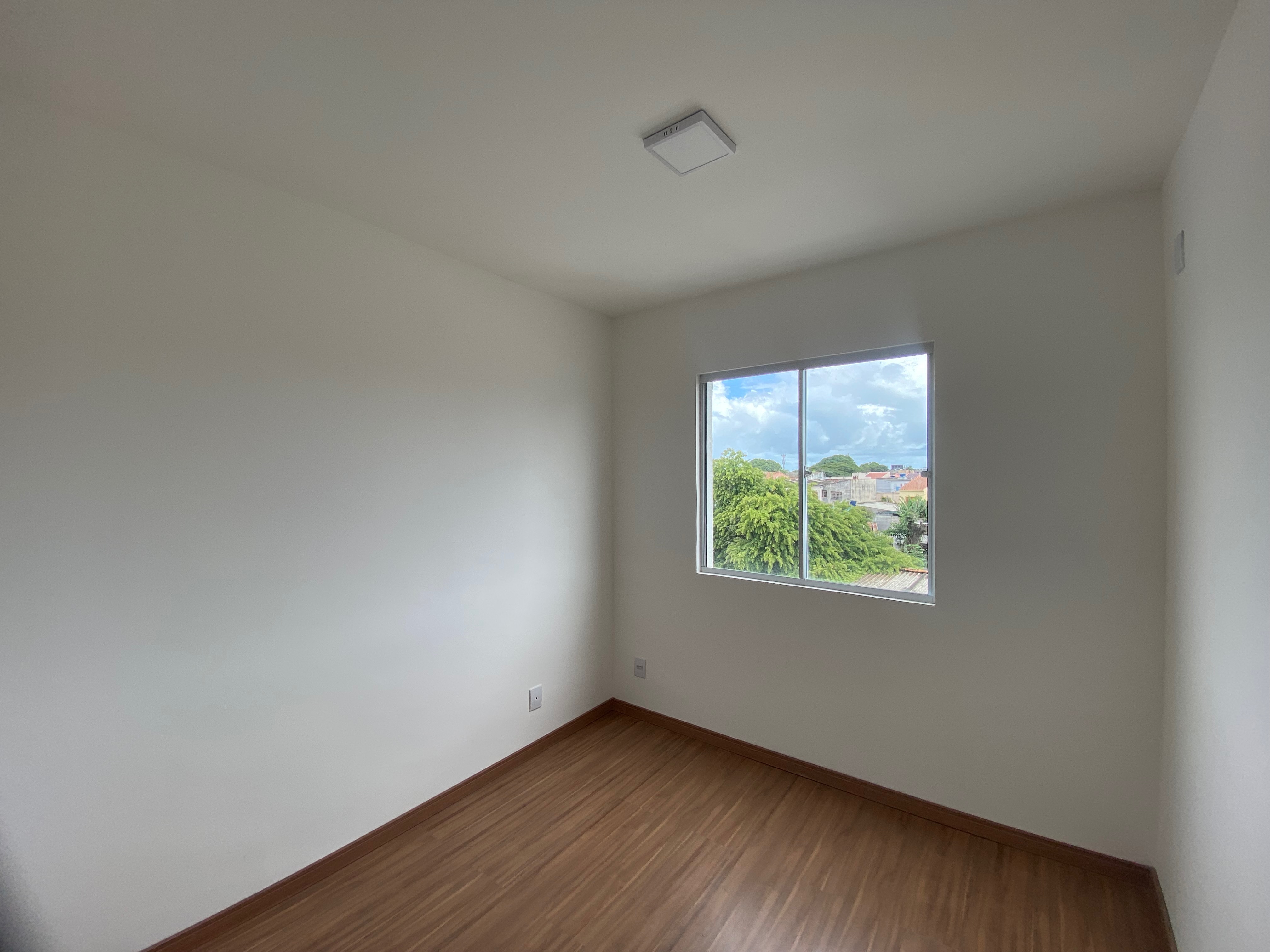 Apartamento à venda no Connect JK, Centro - 50 m², 2 quartos (sendo 1 suíte), piso laminado e sacada com churrasqueira. - 12