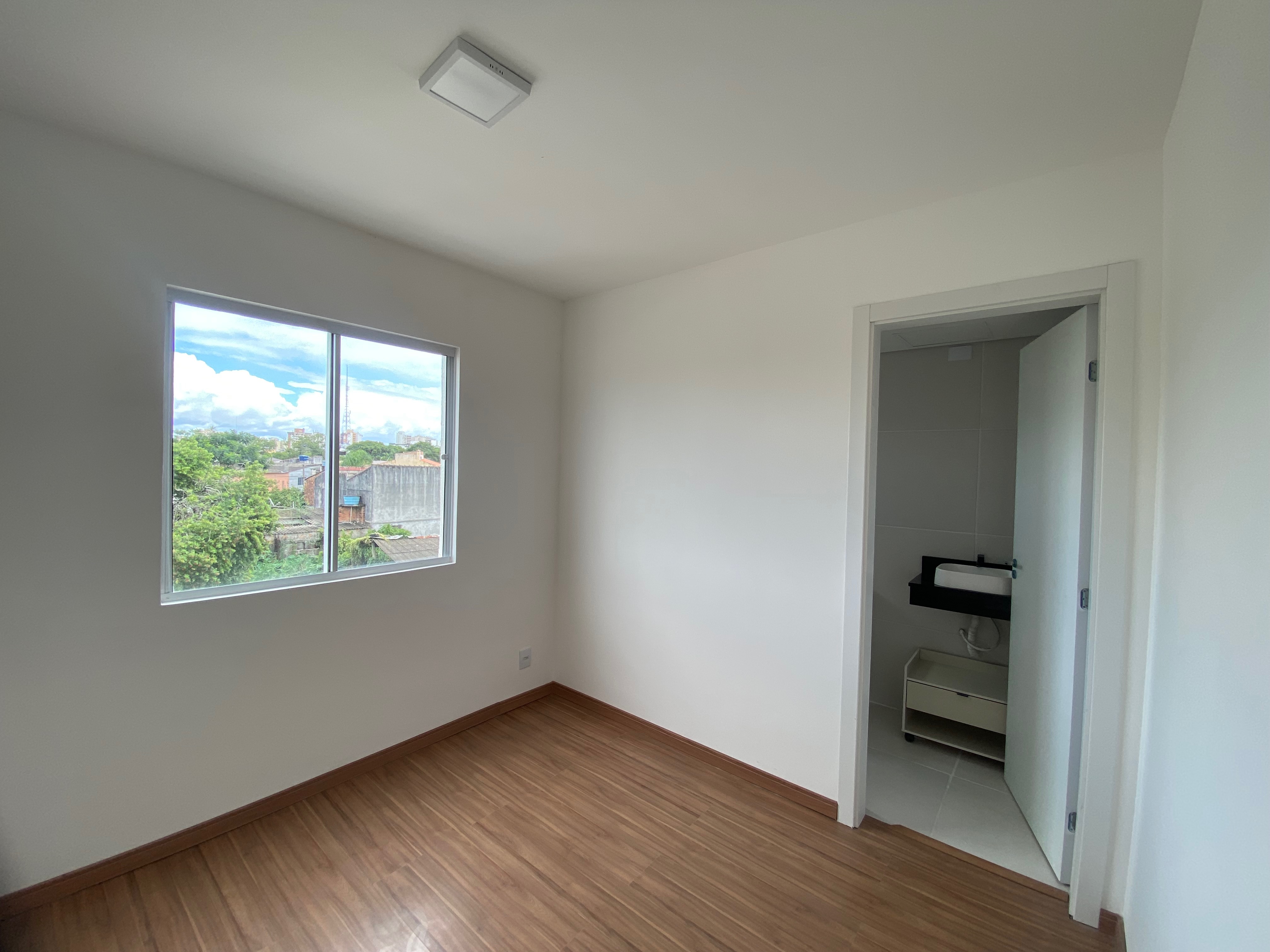 Apartamento à venda no Connect JK, Centro - 50 m², 2 quartos (sendo 1 suíte), piso laminado e sacada com churrasqueira. - 14