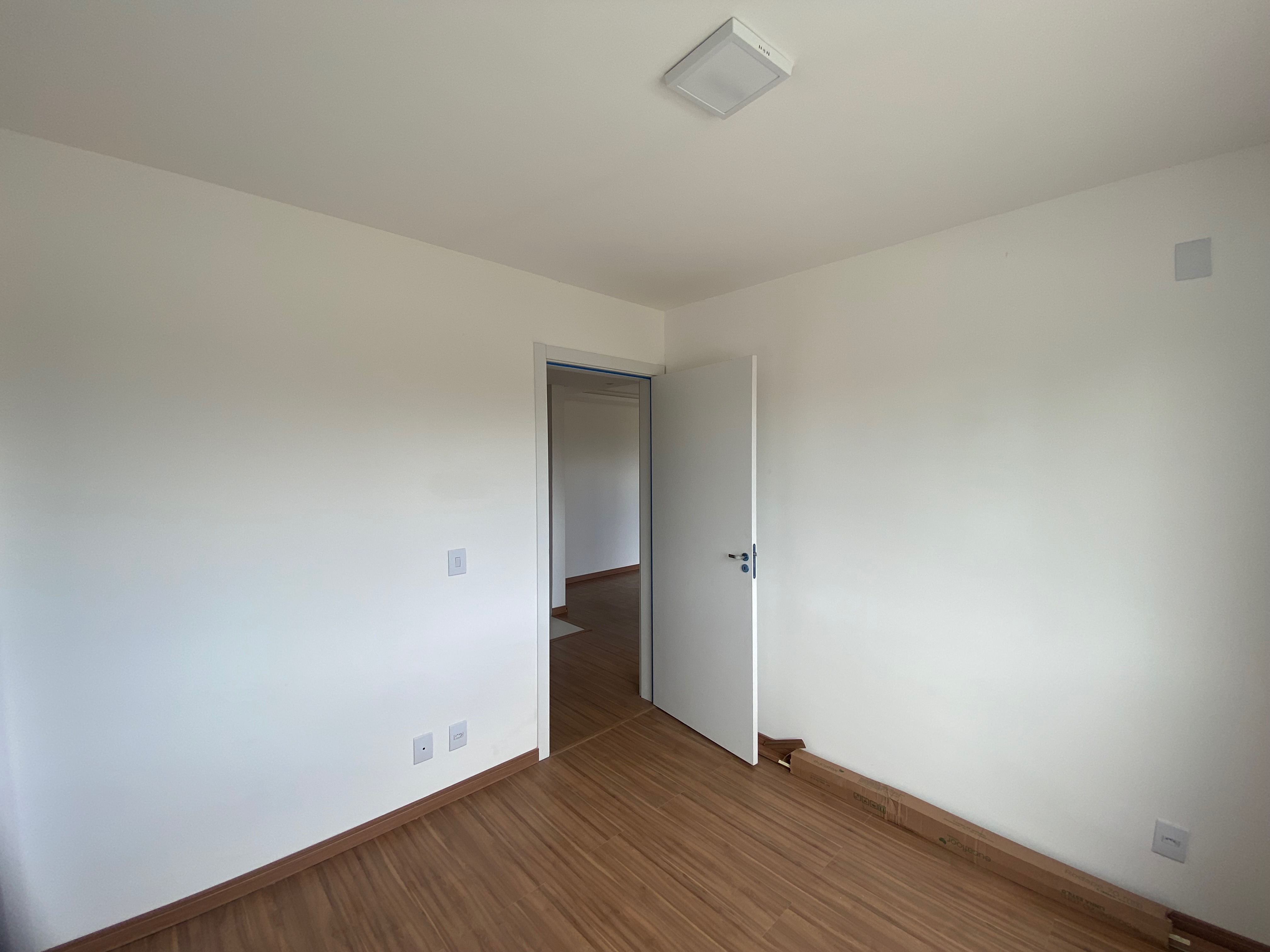 Apartamento à venda no Connect JK, Centro - 50 m², 2 quartos (sendo 1 suíte), piso laminado e sacada com churrasqueira. - 13