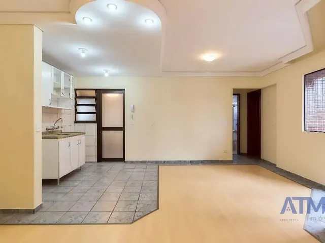 Apartamento 2 quartos e 2 banheiros, para alugar, no bairro Batel em Curitiba