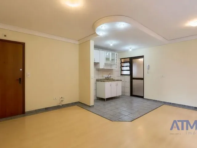 Apartamento 2 quartos e 2 banheiros, para alugar, no bairro Batel em Curitiba