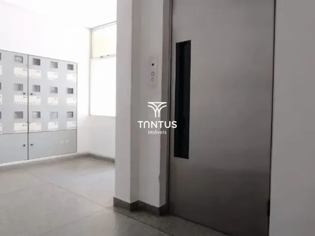 Apartamento 1 quarto e 1 banheiro, para alugar, no bairro Centro em Curitiba