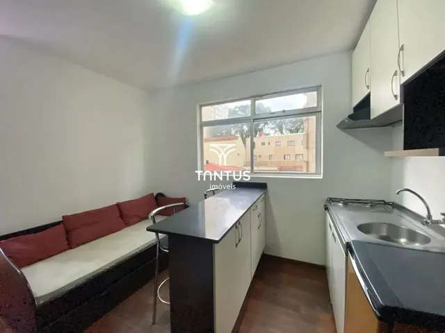 Apartamento 1 quarto e 1 banheiro, para alugar, no bairro Centro em Curitiba