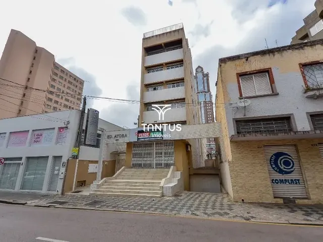 Apartamento 1 quarto e 1 banheiro, para alugar, no bairro Centro em Curitiba