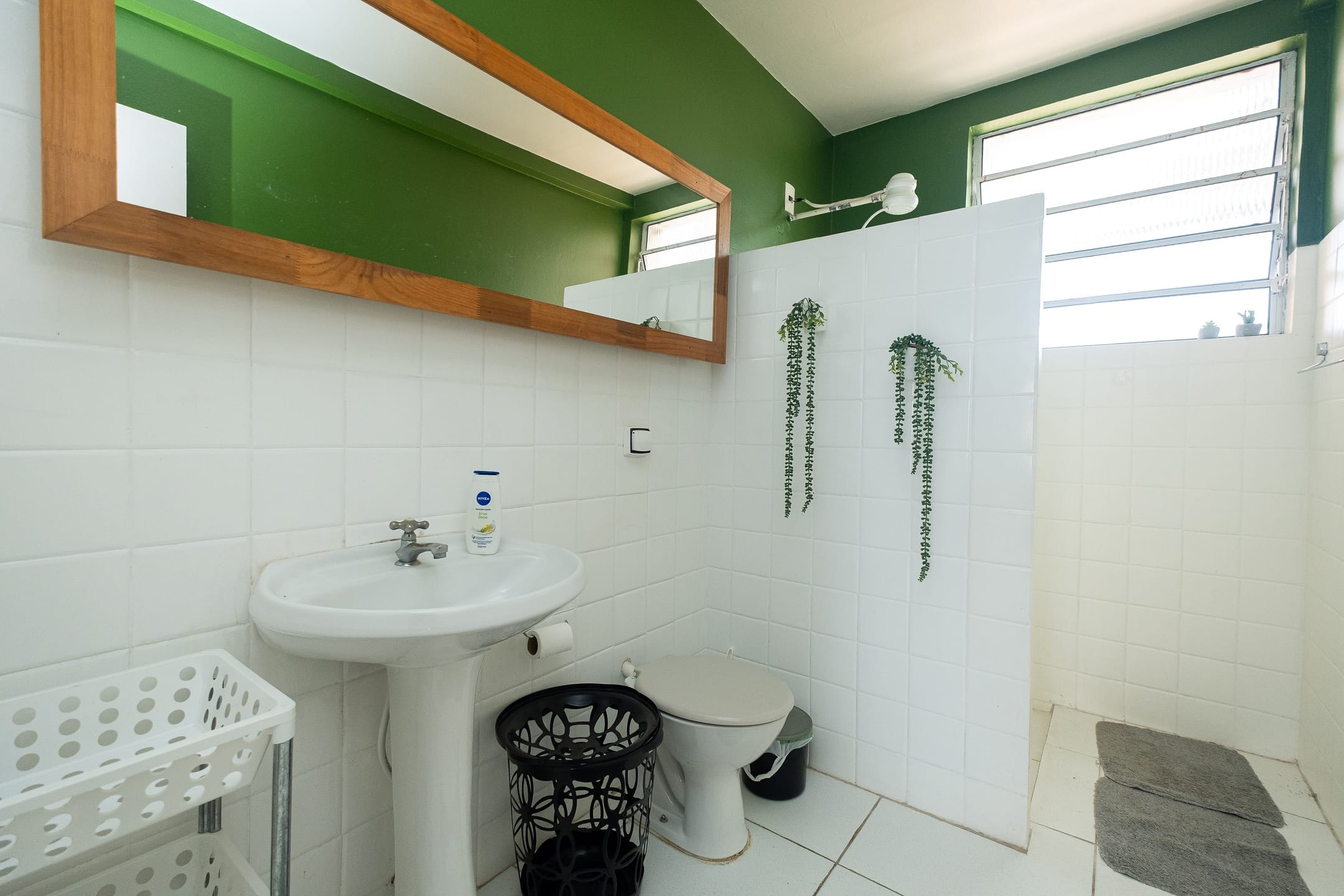 Apartamento Mobiliado para Locação com 2 Dormitórios, Quarto de Serviço e Vaga de Garagem na Rua General Osório, Próximo à Dom Joaquim em Pelotas - 13