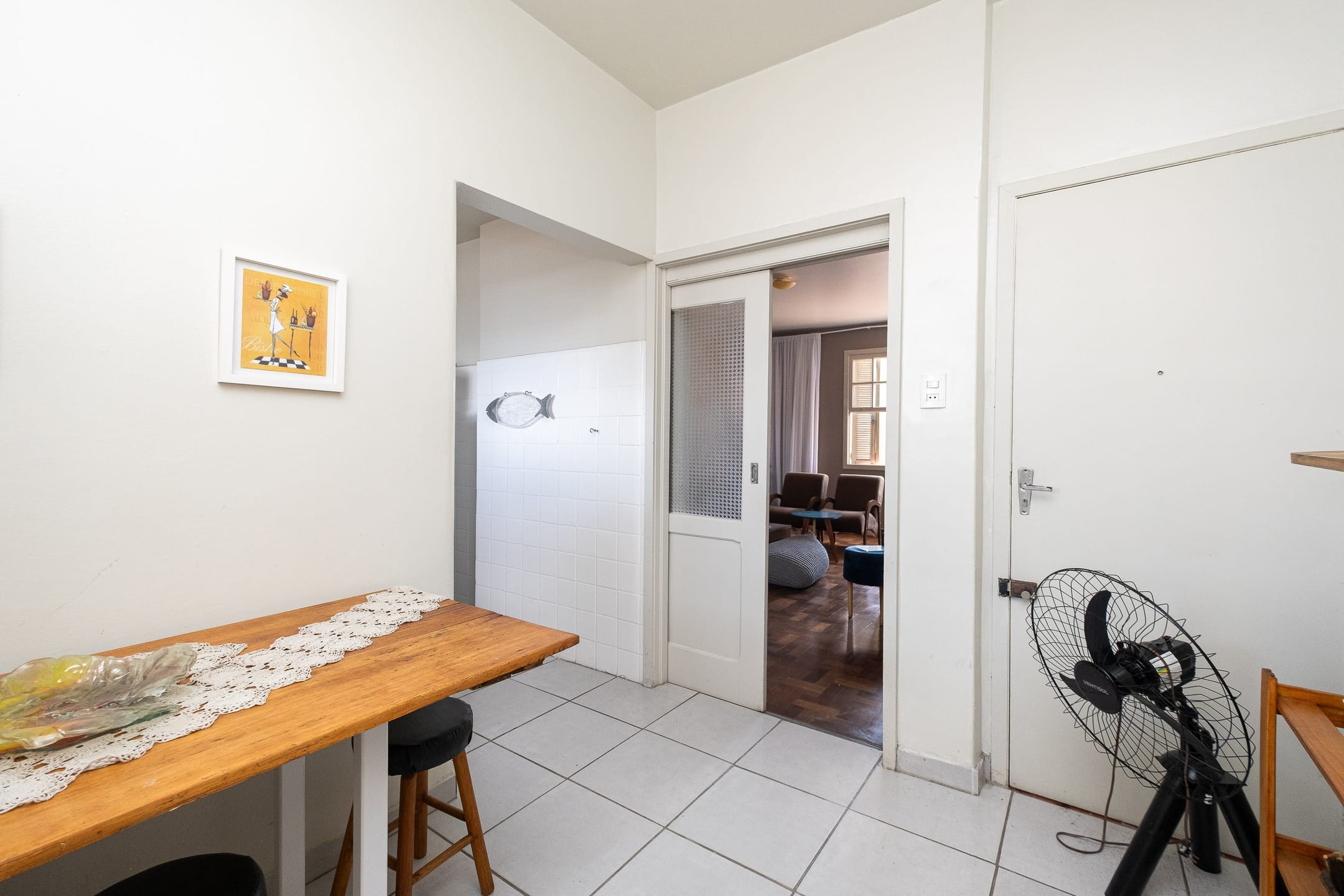 Apartamento Mobiliado para Locação com 2 Dormitórios, Quarto de Serviço e Vaga de Garagem na Rua General Osório, Próximo à Dom Joaquim em Pelotas - 8