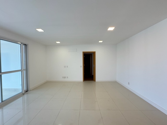 Apartamento 3 quartos e 4 banheiros, à venda, no bairro Gleba Palhano em Londrina