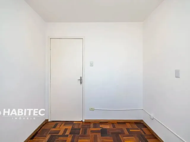Apartamento 3 quartos e 1 banheiro, para alugar, no bairro Água Verde em Curitiba