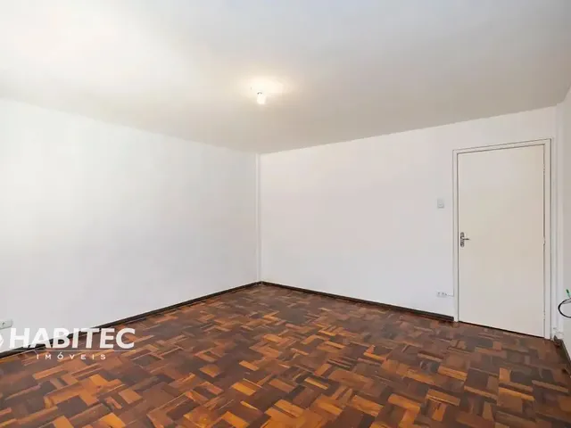 Apartamento 3 quartos e 1 banheiro, para alugar, no bairro Água Verde em Curitiba