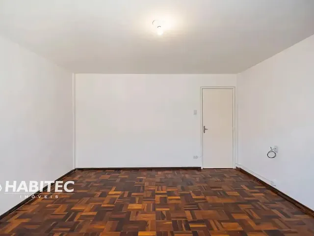 Apartamento 3 quartos e 1 banheiro, para alugar, no bairro Água Verde em Curitiba