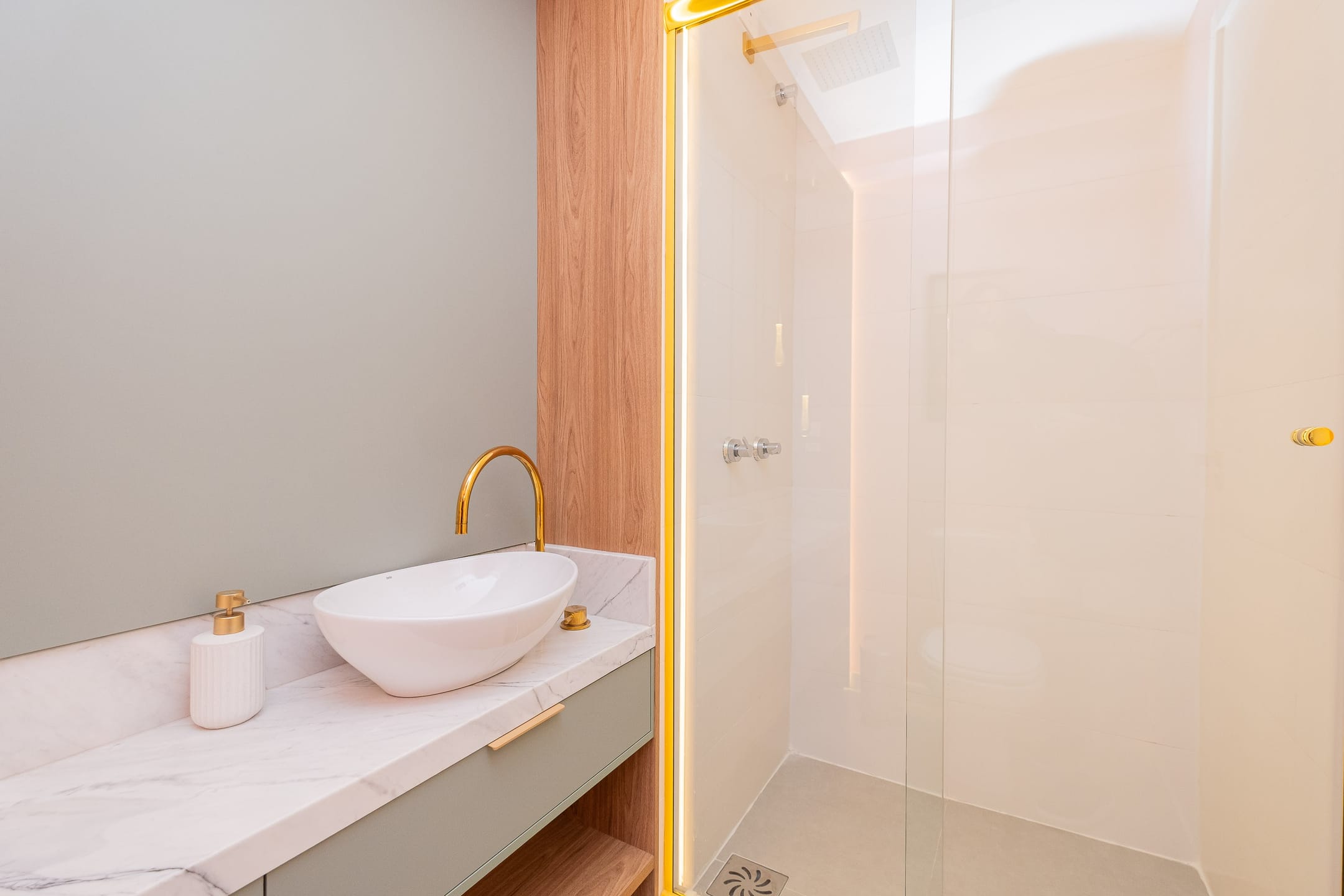 Apartamento mobiliado à venda no Canto, Parque Una - 64 m², 2 quartos (sendo 1 suíte), churrasqueira e acabamentos de alto padrão. - 12