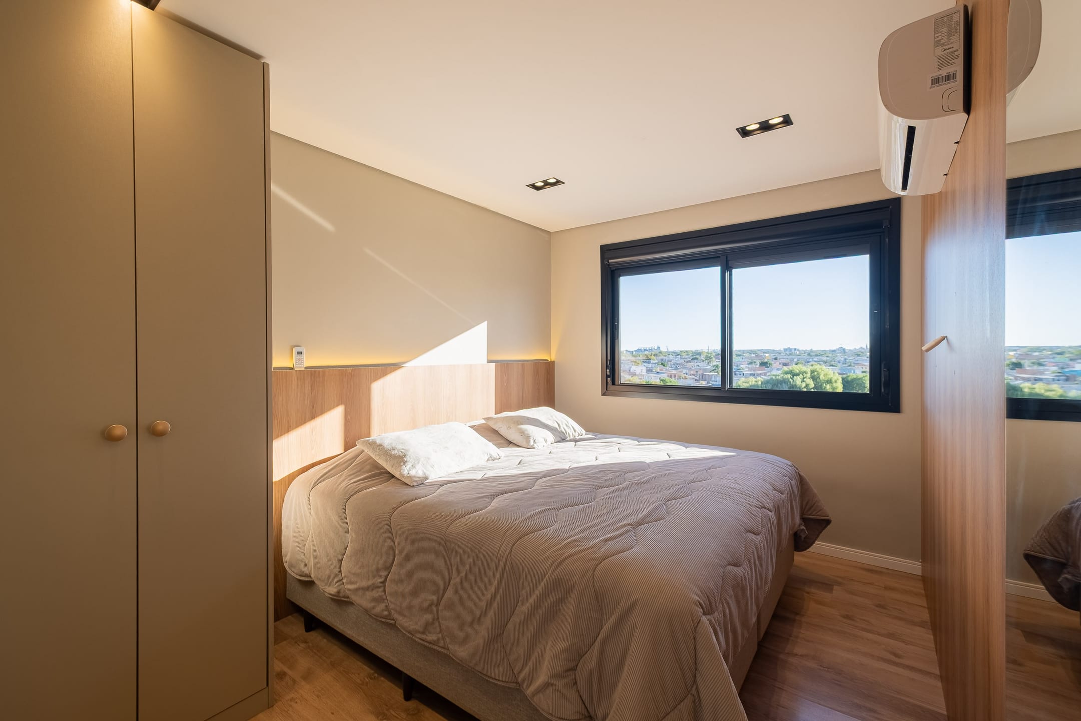 Apartamento mobiliado à venda no Canto, Parque Una - 64 m², 2 quartos (sendo 1 suíte), churrasqueira e acabamentos de alto padrão. - 13