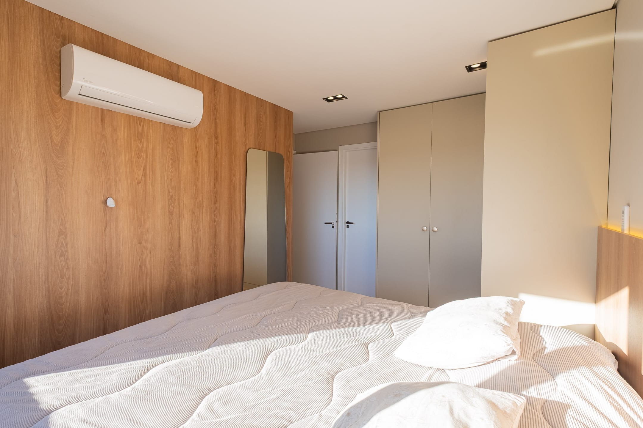 Apartamento mobiliado à venda no Canto, Parque Una - 64 m², 2 quartos (sendo 1 suíte), churrasqueira e acabamentos de alto padrão. - 14