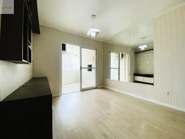 Apartamento 3 quartos e 2 banheiros, para alugar, no bairro Capão Raso em Curitiba