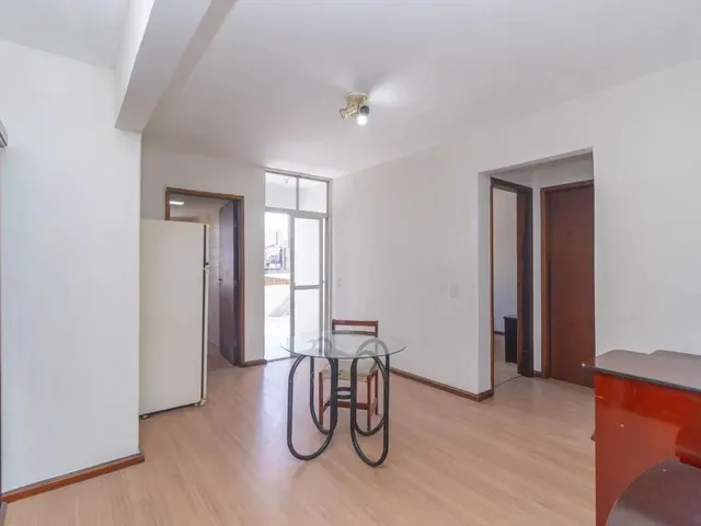 Apartamento 1 quarto e 1 banheiro, para alugar, no bairro Centro em Curitiba