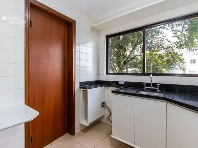 Apartamento 3 quartos e 3 banheiros, para alugar, no bairro Cabral em Curitiba