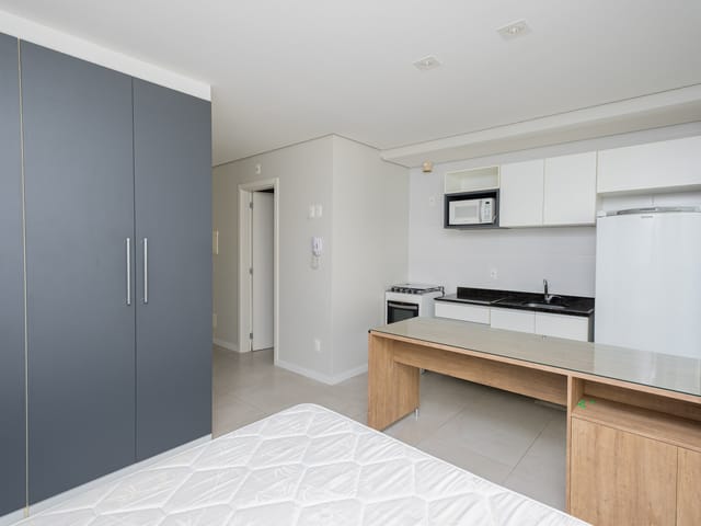 Apartamento 1 quarto e 1 banheiro, à venda ou para alugar, no bairro Centro em Pelotas