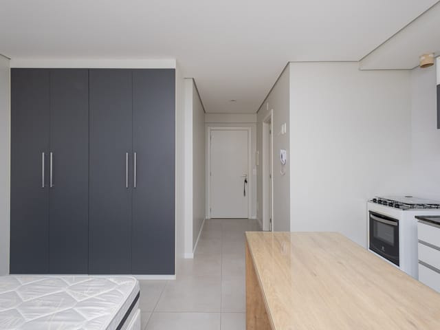 Apartamento 1 quarto e 1 banheiro, à venda ou para alugar, no bairro Centro em Pelotas