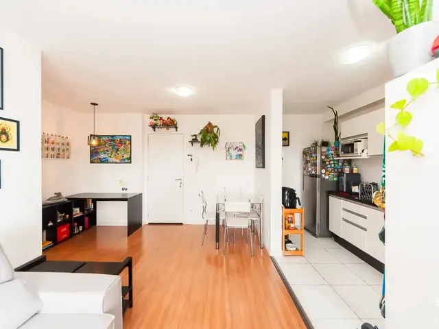Apartamento 2 quartos e 1 banheiro, à venda, no bairro Campina do Siqueira em Curitiba