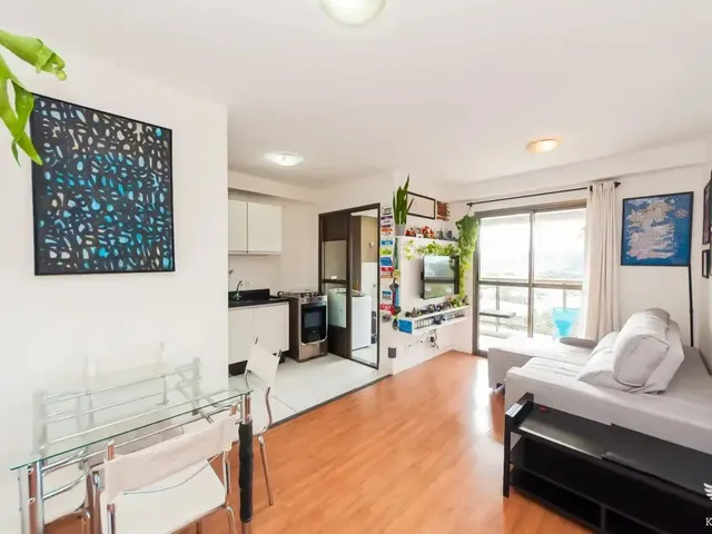 Apartamento 2 quartos e 1 banheiro, à venda, no bairro Campina do Siqueira em Curitiba