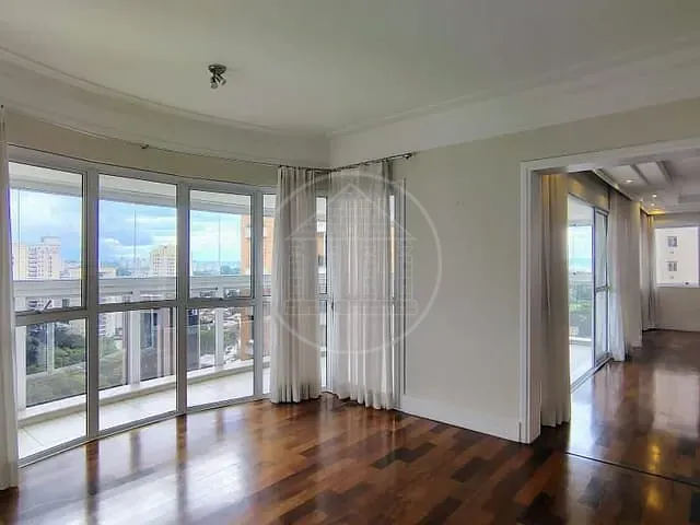 Apartamento com 244m² 4 quartos e 6 banheiros, à venda ou para alugar, no bairro Vila Suzana em São Paulo