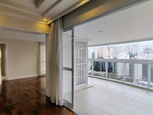 Apartamento com 244m² 4 quartos e 6 banheiros, à venda ou para alugar, no bairro Vila Suzana em São Paulo