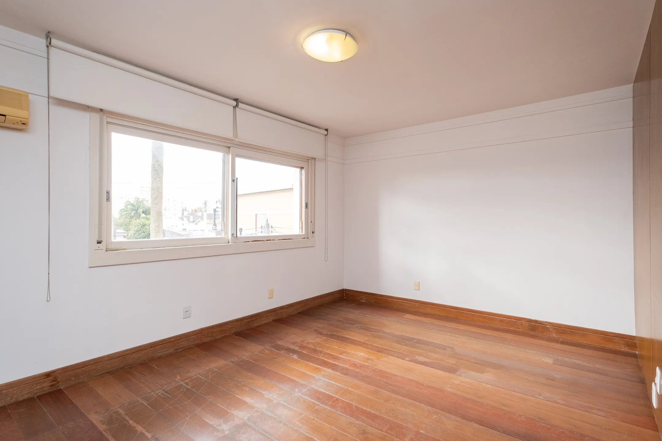 Apartamento à venda no Edifício Jardim da Luz, Centro - 212 m², 3 quartos (sendo 1 suíte), lareira e área gourmet com churrasqueira. - 11