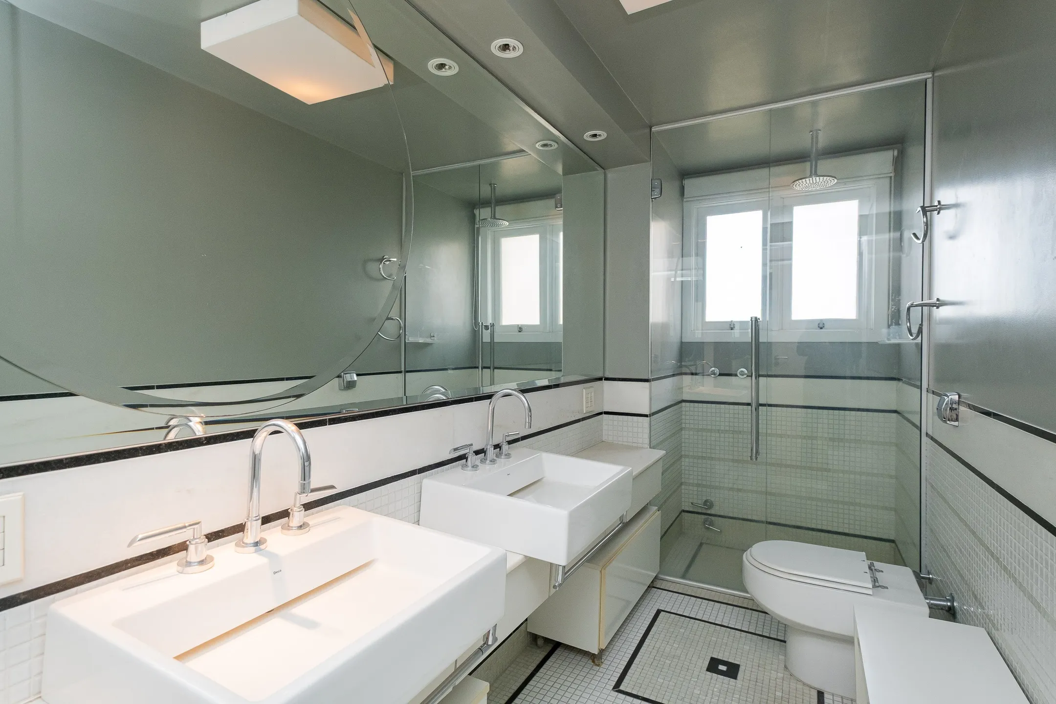 Apartamento à venda no Edifício Jardim da Luz, Centro - 212 m², 3 quartos (sendo 1 suíte), lareira e área gourmet com churrasqueira. - 13