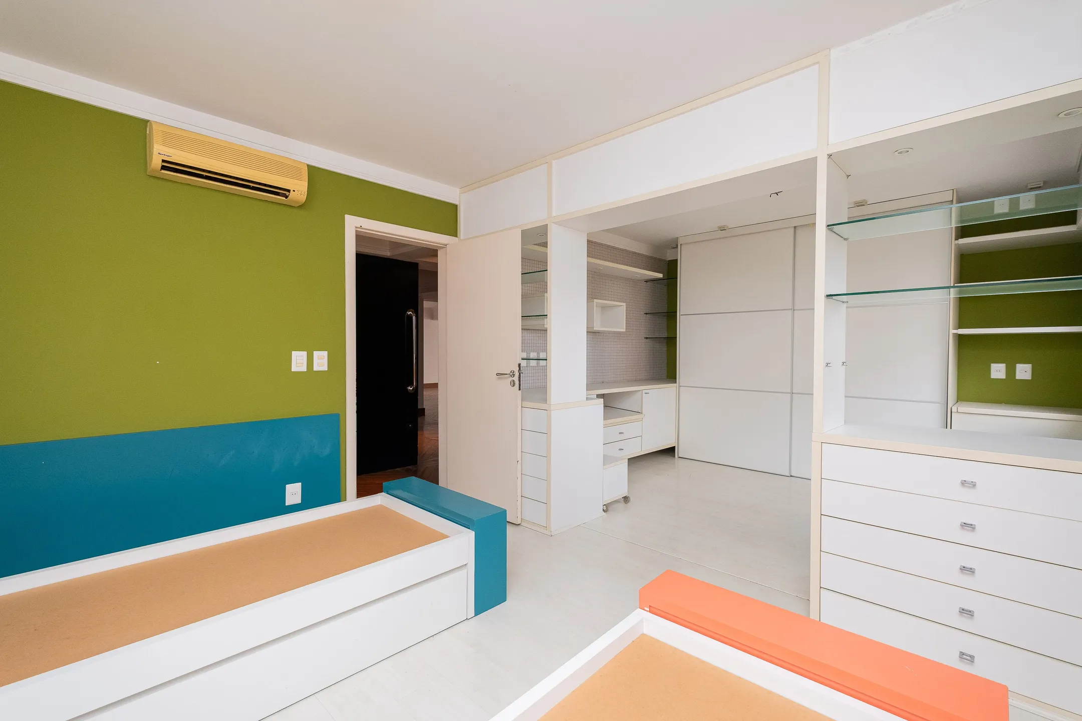 Apartamento à venda no Edifício Jardim da Luz, Centro - 212 m², 3 quartos (sendo 1 suíte), lareira e área gourmet com churrasqueira. - 15
