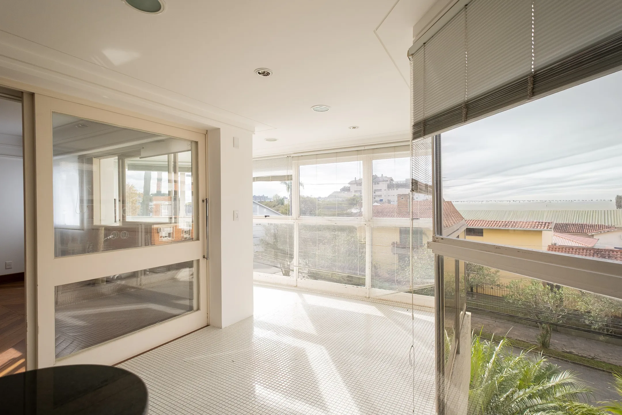 Apartamento à venda no Edifício Jardim da Luz, Centro - 212 m², 3 quartos (sendo 1 suíte), lareira e área gourmet com churrasqueira. - 21