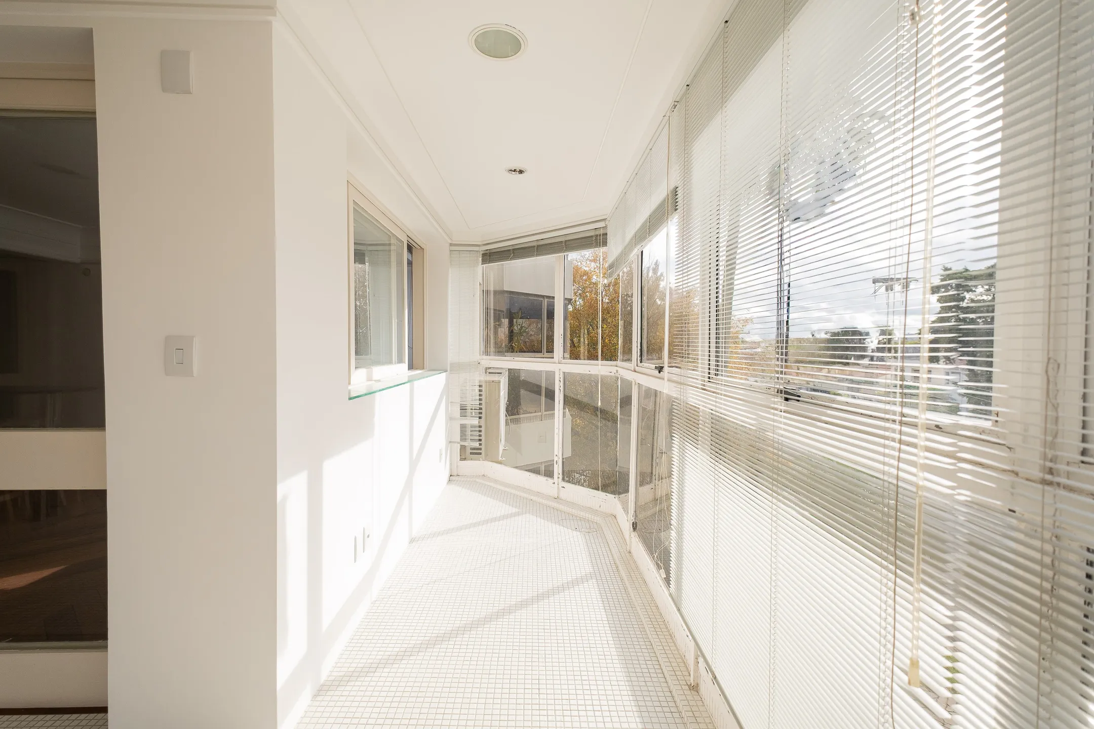 Apartamento à venda no Edifício Jardim da Luz, Centro - 212 m², 3 quartos (sendo 1 suíte), lareira e área gourmet com churrasqueira. - 22