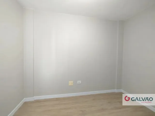 Apartamento 3 quartos e 1 banheiro, para alugar, no bairro Portão em Curitiba