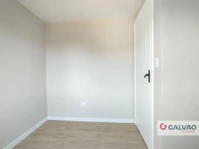 Apartamento 3 quartos e 1 banheiro, para alugar, no bairro Portão em Curitiba