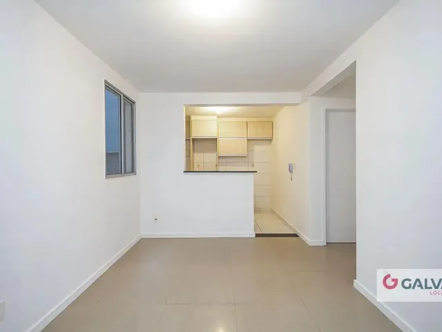 Apartamento 2 quartos e 1 banheiro, para alugar, no bairro Santa Cândida em Curitiba