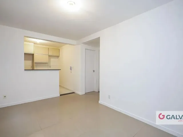 Apartamento 2 quartos e 1 banheiro, para alugar, no bairro Santa Cândida em Curitiba