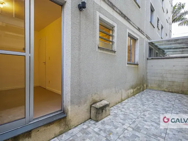 Apartamento 2 quartos e 1 banheiro, para alugar, no bairro Santa Cândida em Curitiba