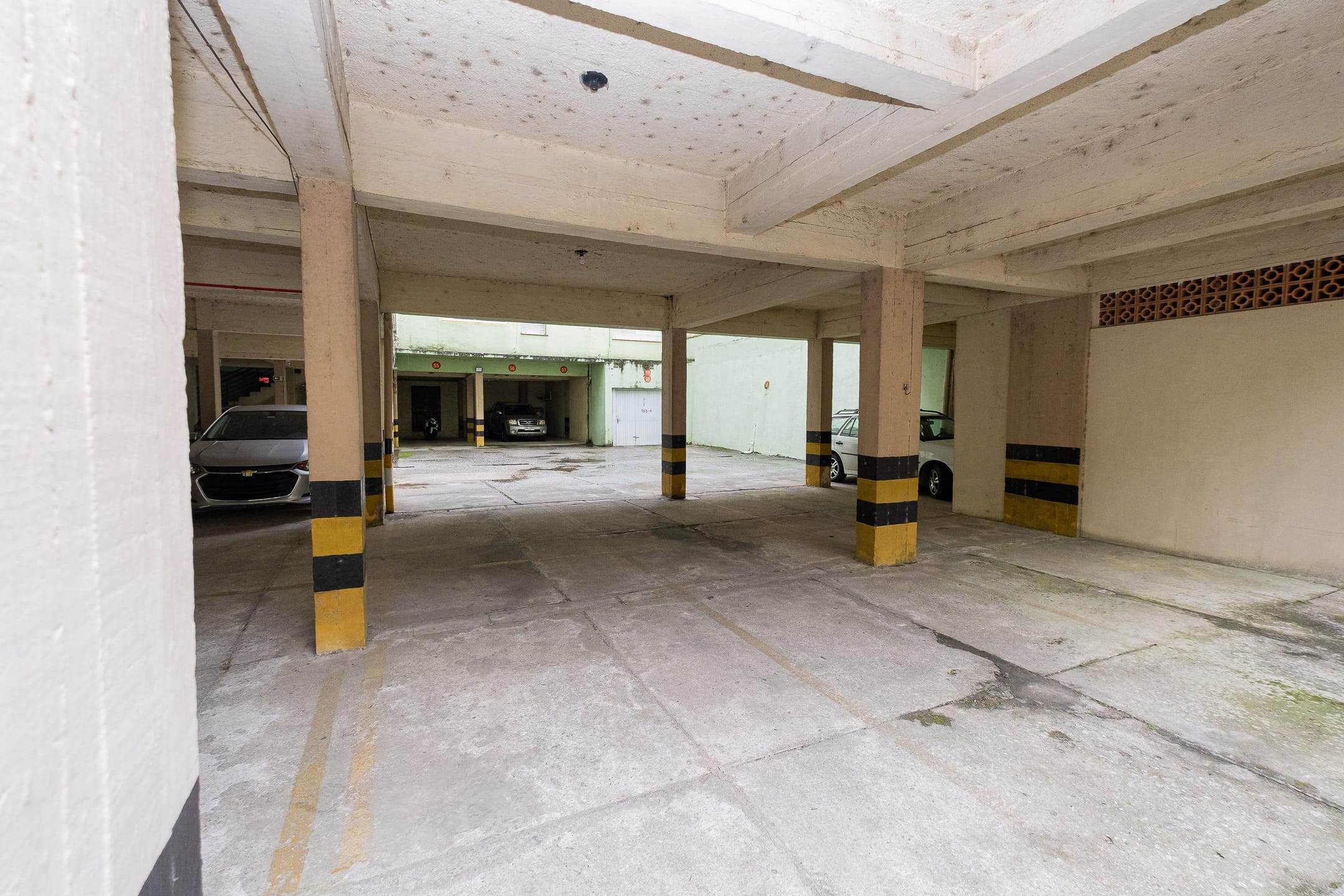Apartamento à venda no Edifício Quinta Real, Centro - 75 m², 3 quartos, piso laminado e vaga coberta. - 14